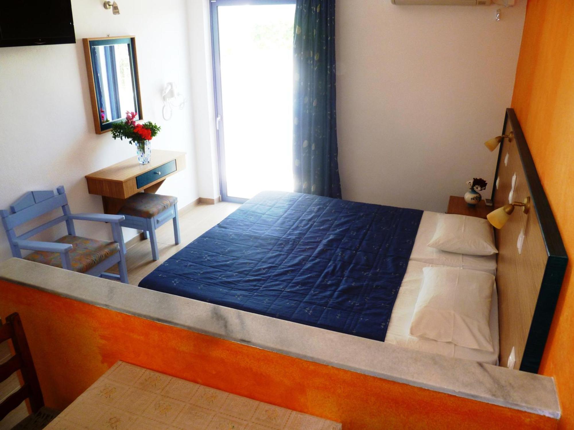 Paraschos Studios Kos Kardamena  Rum bild